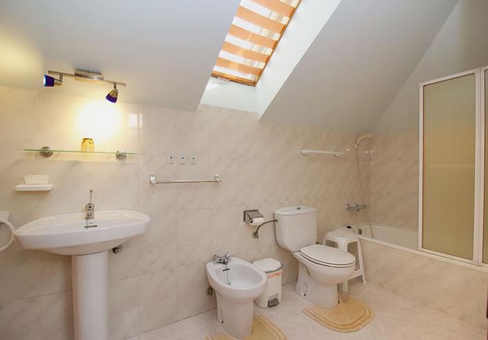 Image No.29-4 Bed Villa / Detached for sale