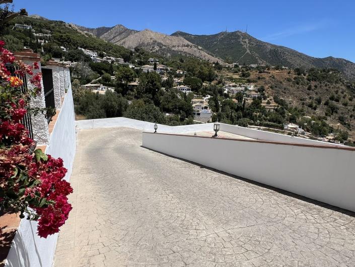 Image No.26-2 Bed Apartment for sale