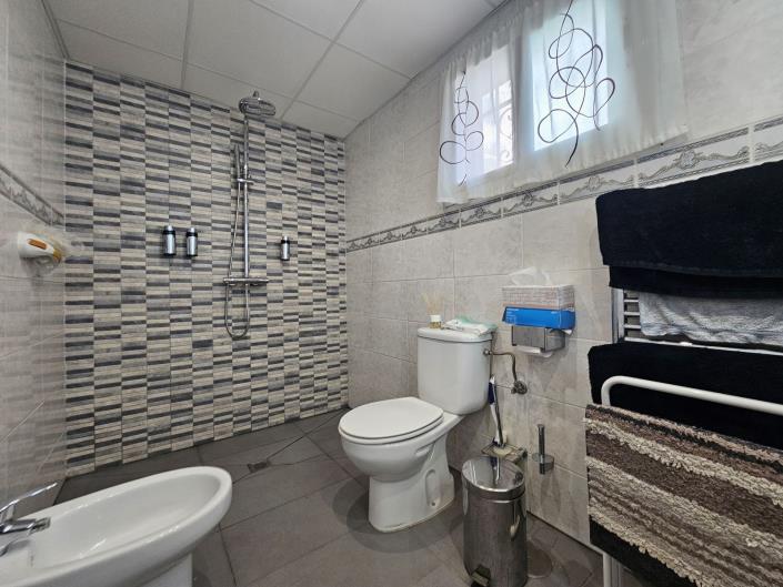 Image No.12-3 Bed Apartment for sale