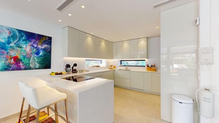 Image No.13-5 Bed Villa / Detached for sale