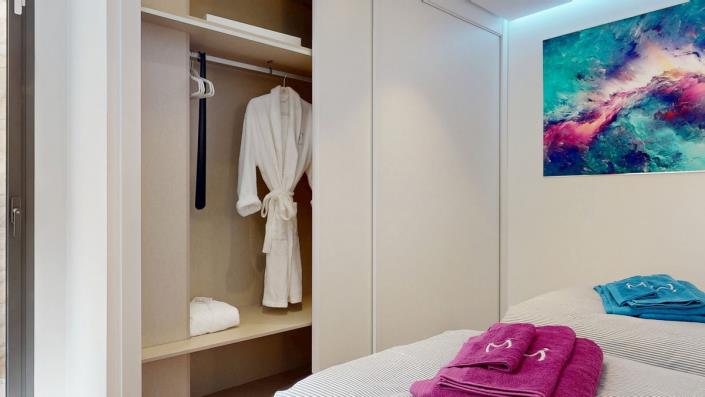 Image No.36-5 Bed Villa / Detached for sale