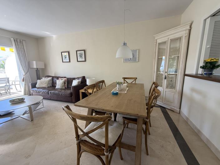 Image No.3-Appartement de 2 chambres à vendre à Estepona