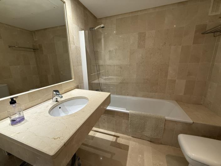 Image No.6-Appartement de 2 chambres à vendre à Estepona