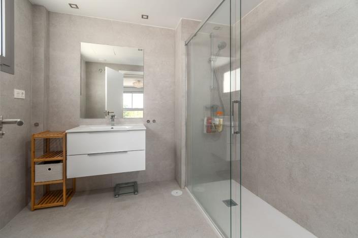 Image No.17-3 Bed Apartment for sale