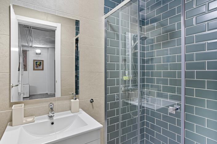 Image No.18-3 Bed Townhouse for sale