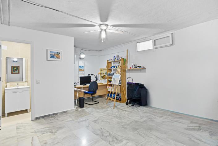 Image No.21-3 Bed Townhouse for sale