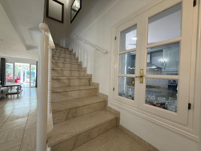 Image No.13-2 Bed Semi-Detached for sale