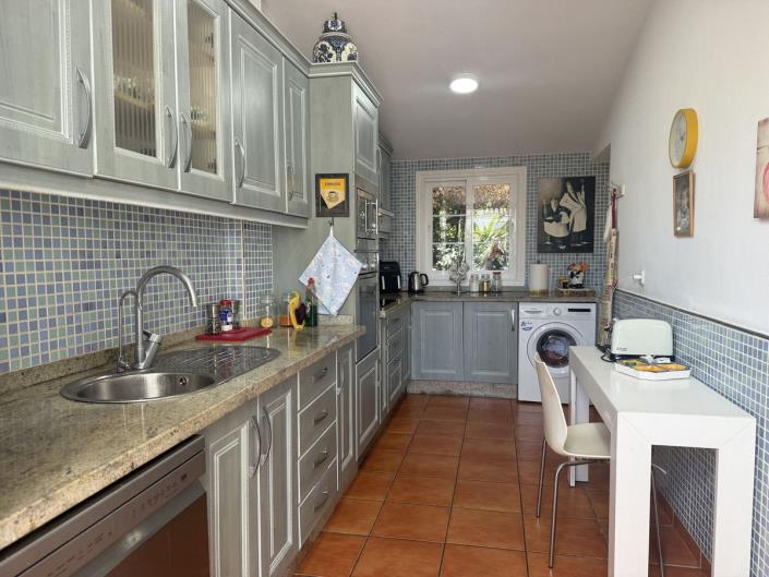 Image No.23-2 Bed Semi-Detached for sale