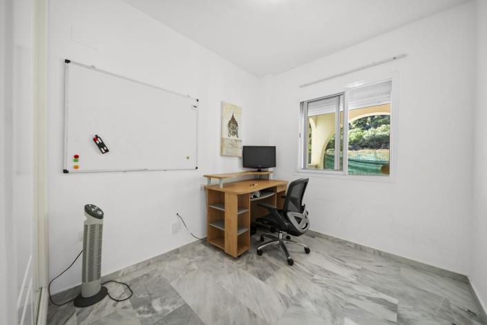 Image No.12-2 Bed Apartment for sale