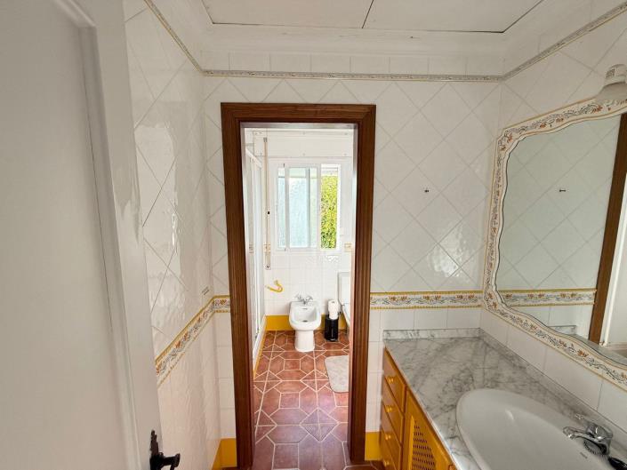 Image No.14-5 Bed Villa / Detached for sale