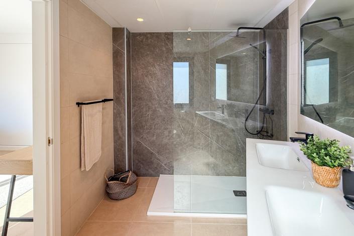 Image No.26-3 Bed Townhouse for sale