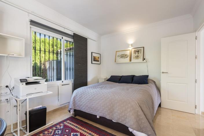 Image No.12-4 Bed Villa / Detached for sale