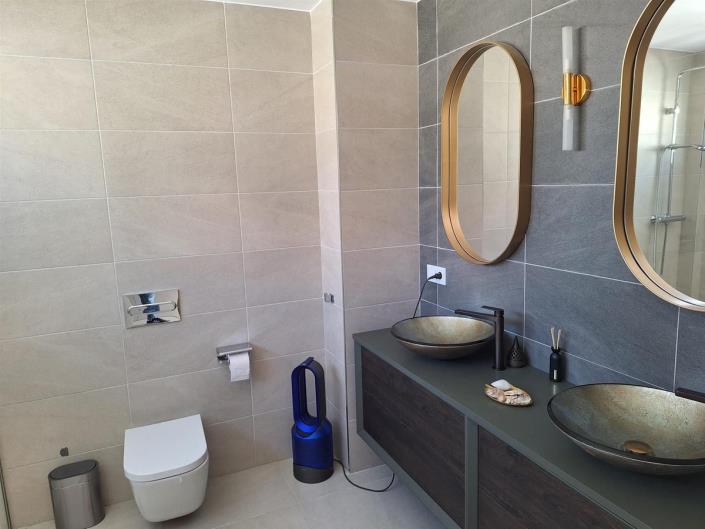 Image No.7-4 Bed Villa / Detached for sale