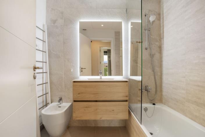 Image No.8-2 Bed Apartment for sale