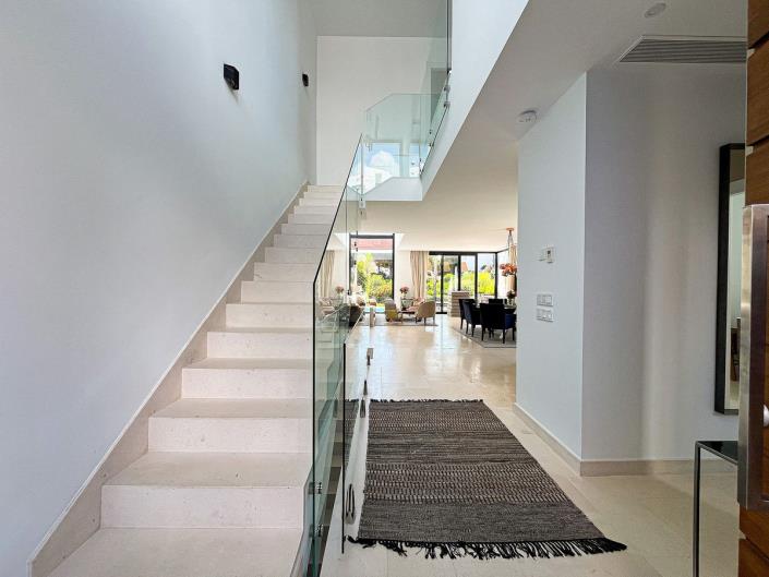 Image No.7-5 Bed Semi-Detached for sale