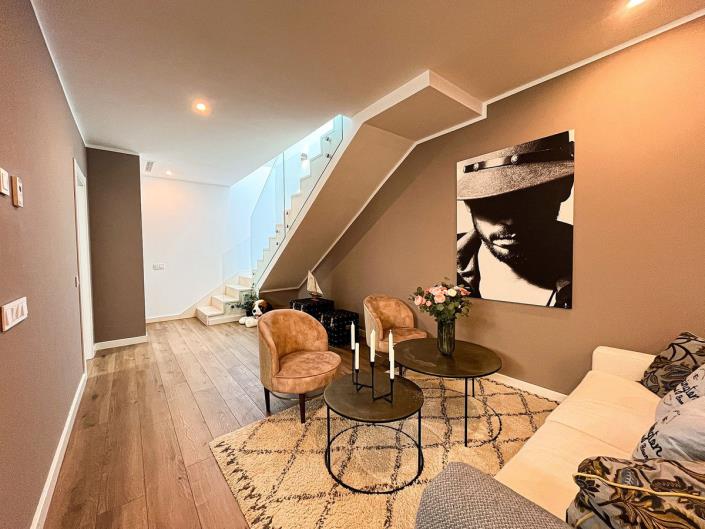 Image No.30-5 Bed Semi-Detached for sale