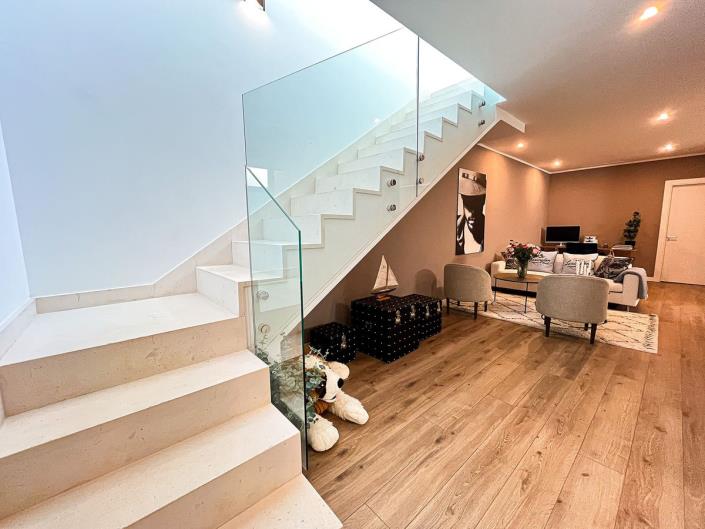 Image No.38-5 Bed Semi-Detached for sale