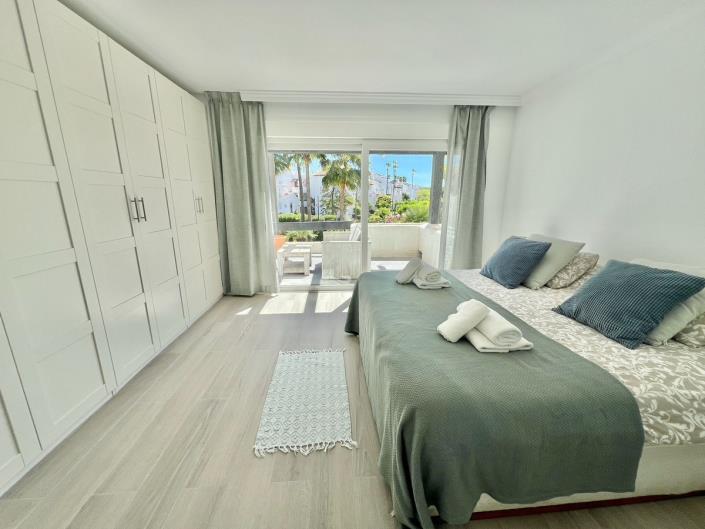 Image No.11-3 Bed Townhouse for sale