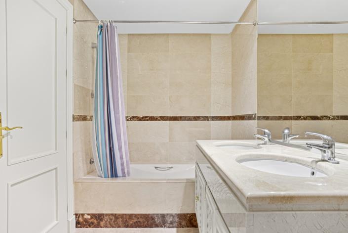 Image No.23-2 Bed Apartment for sale