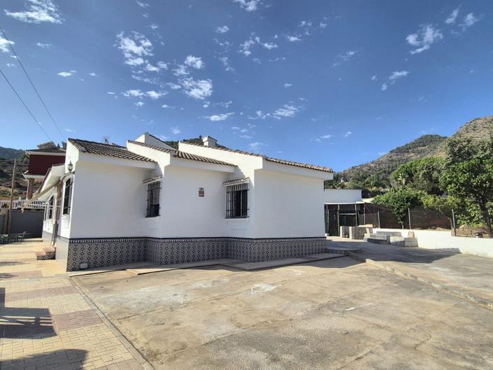 Image No.4-5 Bed Villa / Detached for sale