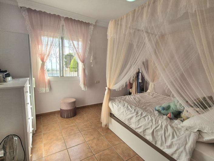 Image No.24-5 Bed Villa / Detached for sale