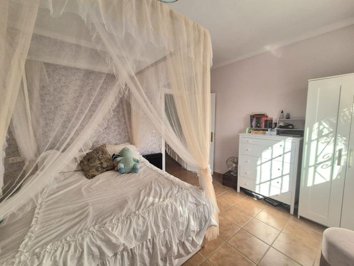 Image No.27-5 Bed Villa / Detached for sale