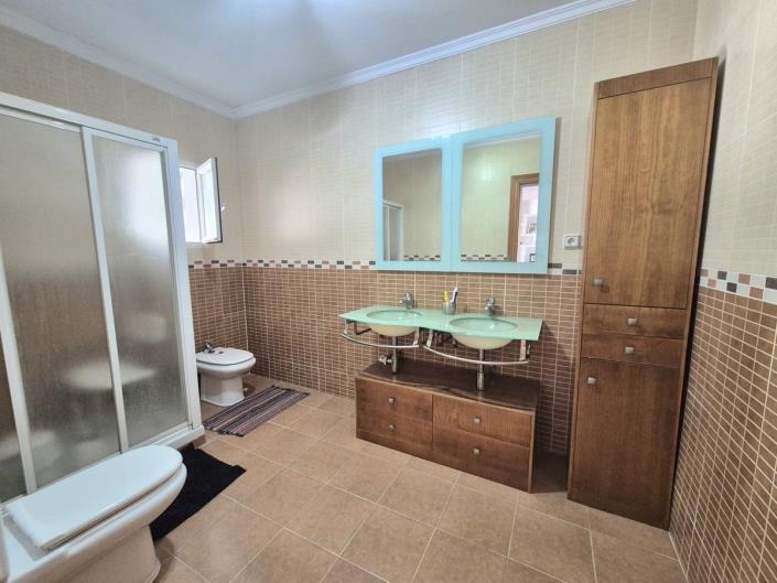 Image No.30-5 Bed Villa / Detached for sale