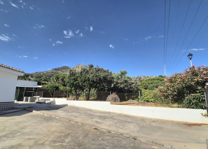 Image No.59-5 Bed Villa / Detached for sale