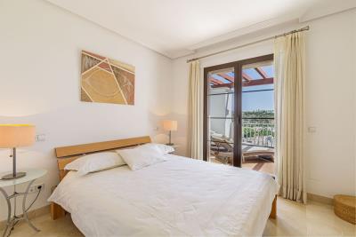 10-bb915d1cb19341576dcdc994b81ab9c5