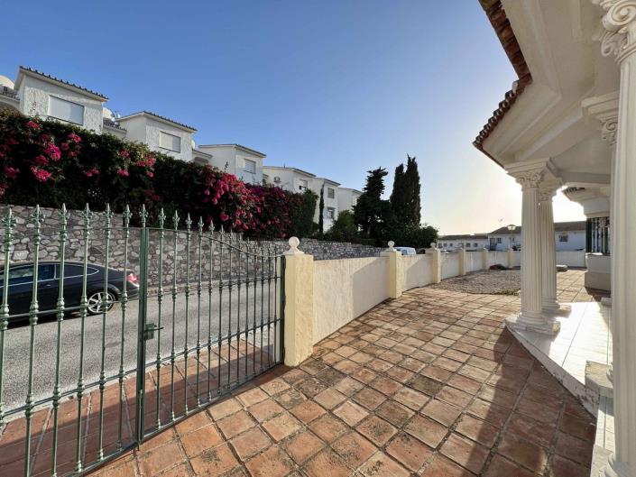 Image No.31-3 Bed Villa / Detached for sale