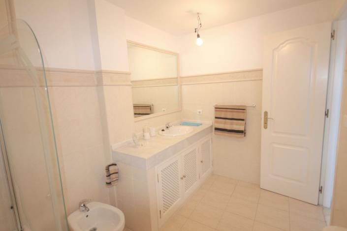 Image No.30-3 Bed Apartment for sale