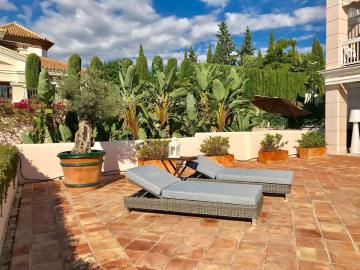 13-5fd73dea700db77384c091ca9818b1a9