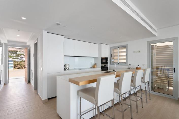 Image No.15-3 Bed Apartment for sale