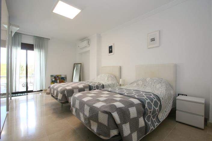 Image No.11-Villa / Détaché de 8 chambres à vendre à Mijas