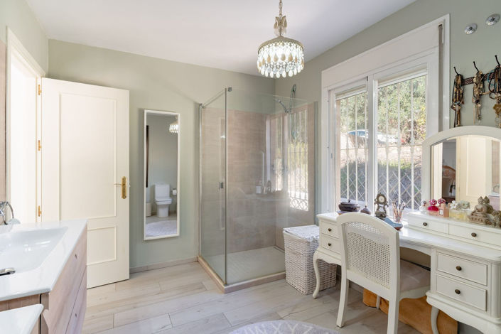 Image No.13-5 Bed Villa for sale