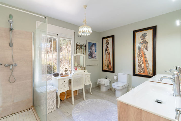 Image No.17-5 Bed Villa for sale