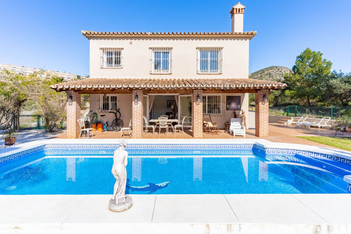 Image No.2-5 Bed Villa for sale