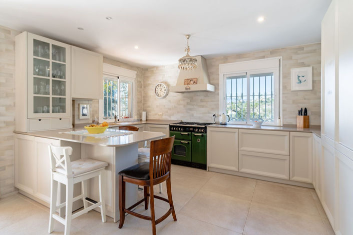 Image No.5-5 Bed Villa for sale