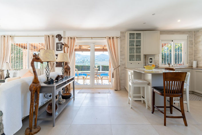 Image No.6-5 Bed Villa for sale