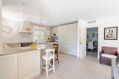 8-e64a9055bba3e77ac8aca3b893cdf826