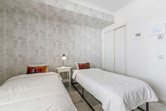 Image No.29-2 Bed Apartment for sale