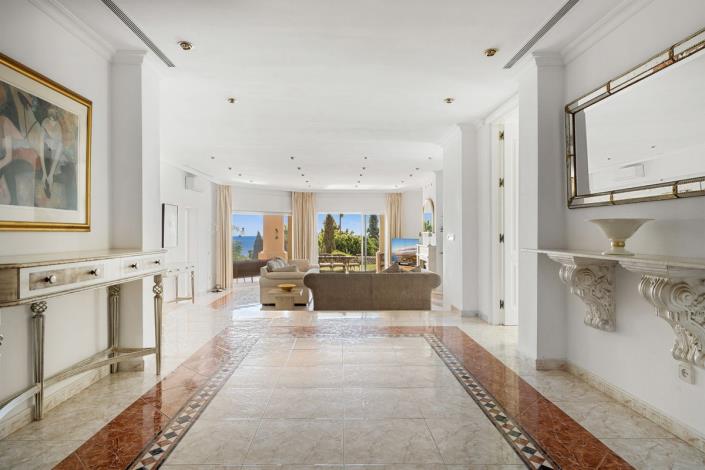 Image No.13-5 Bed Villa / Detached for sale