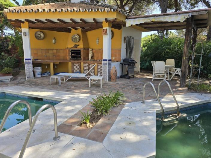 Image No.45-4 Bed Villa / Detached for sale