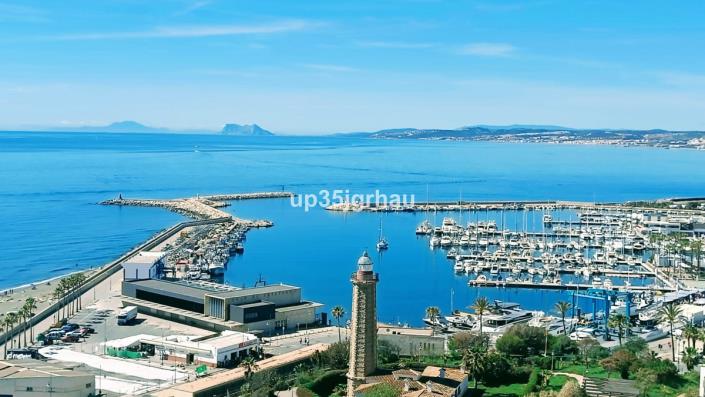 Image No.1-Penthouse de 4 chambres à vendre à Estepona