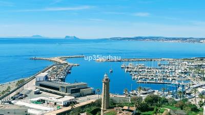 Penthouse de 4 chambres à vendre à Estepona