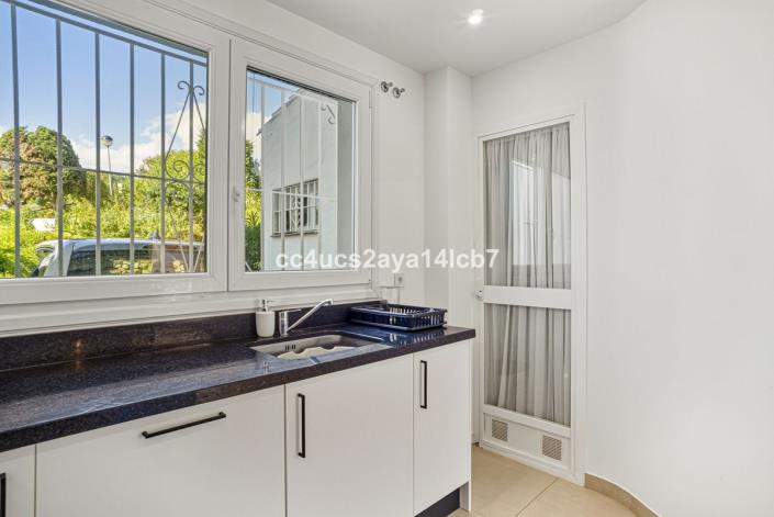 Image No.9-3 Bed Apartment for sale