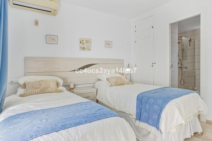 Image No.18-3 Bed Apartment for sale