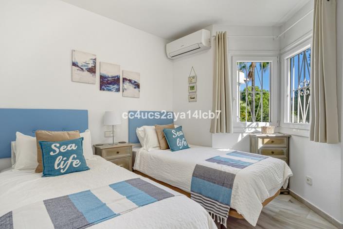 Image No.20-3 Bed Apartment for sale