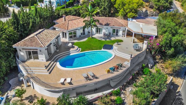 Image No.1-4 Bed Villa for sale