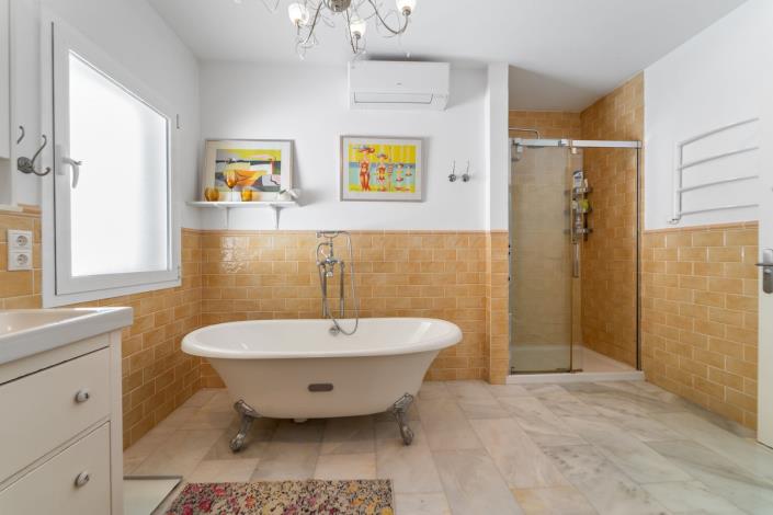 Image No.17-4 Bed Villa for sale